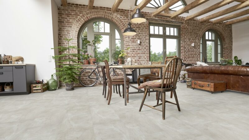 GreenLine Silent XL Stone Flieseoptik Travertin weiß mit Trittschalldämmung Vinylboden - Image 3